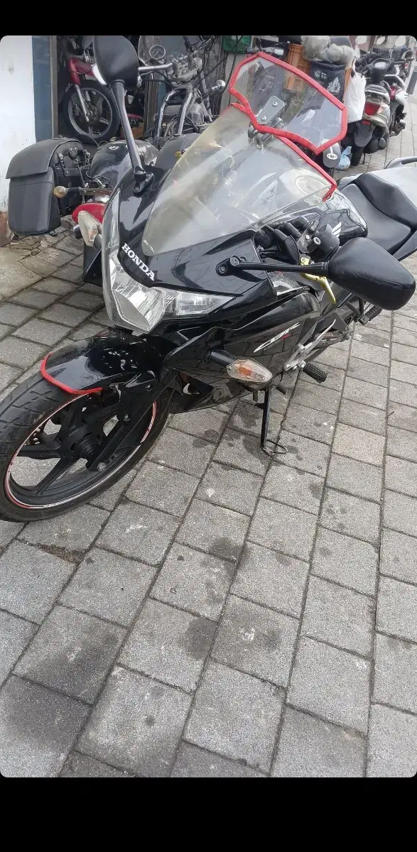 cbr125